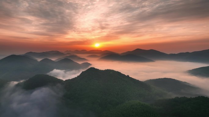 群山云海日出