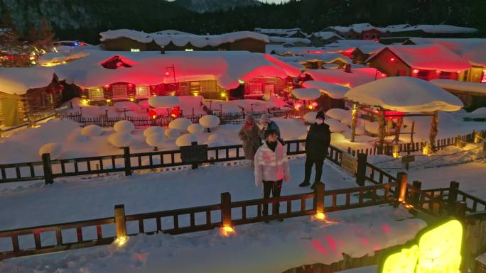 《4K超清》中国雪乡夜景航拍童话世界