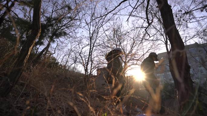 森林山林护林人巡山巡逻