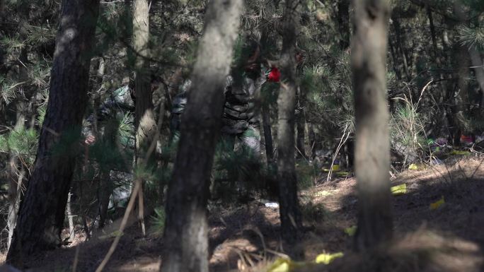 森林山林防护员巡山巡逻巡查素材