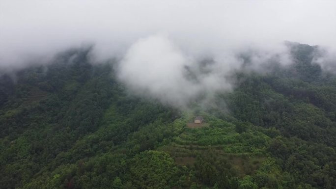 乡村振兴烟筒幽静绿水青山