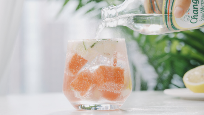 夏日自制西瓜柠檬冷饮气泡水