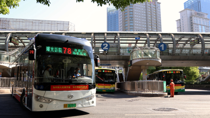 合肥 公交车市府广场站BRT车站公交站牌