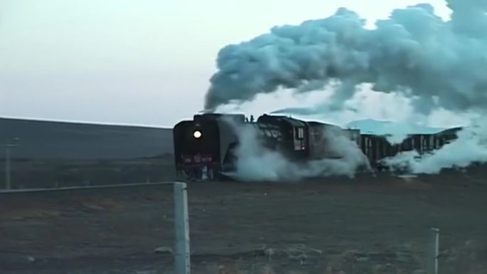 90年代蒸汽火车出站