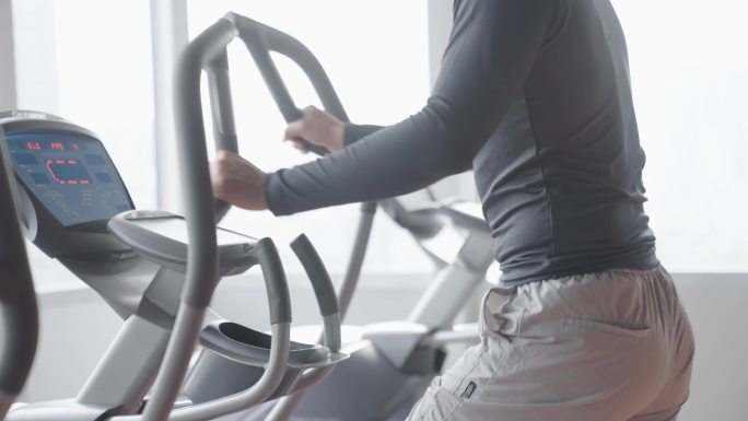 体育器械健身健身房锻炼4K实拍素材