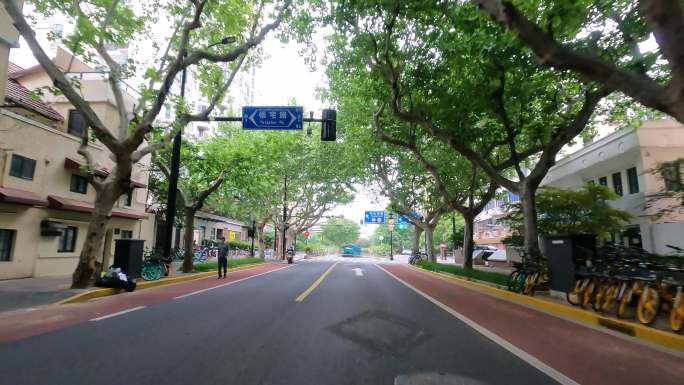上海封城中的街道