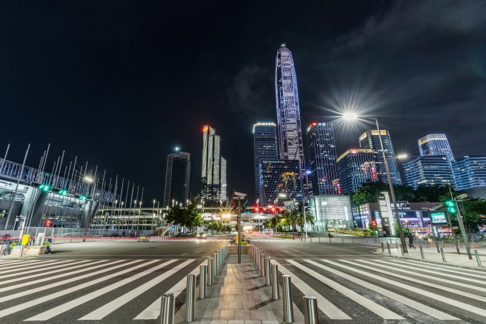 深圳平安大厦车流光轨夜景延时摄影