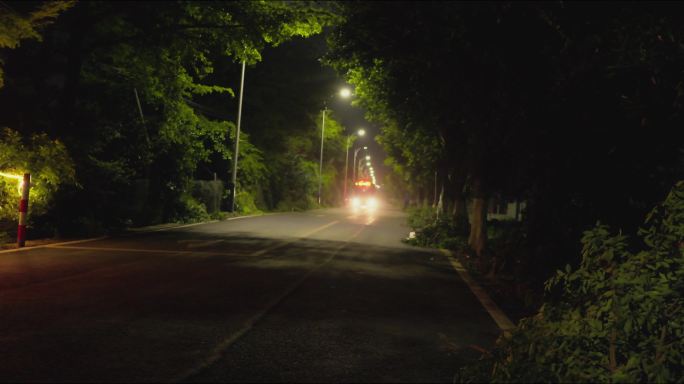 夏天郊外的夜晚