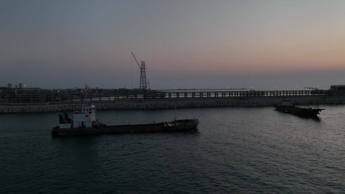 海港工厂船只落日出港