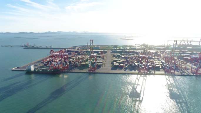 锦州港集装箱码头进出口货物海运航拍