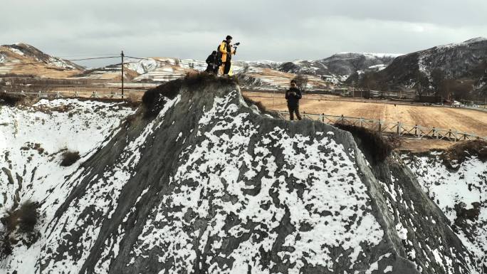 航拍西藏墨石公园墨石公园外星球冬季雪景