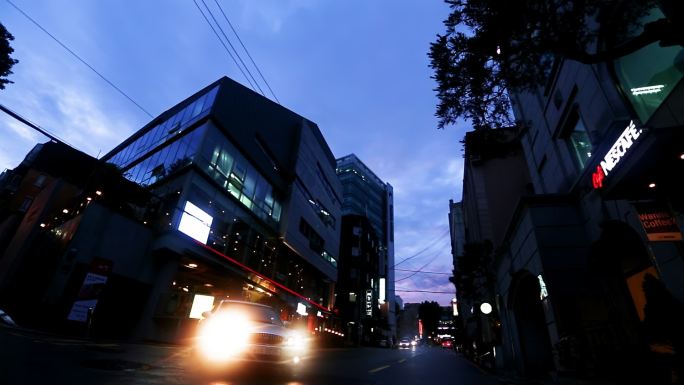 韩国首尔 城市生活 夜晚景色 车水马龙