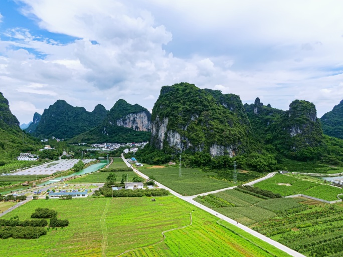 马山攀岩小镇航拍大范围延时