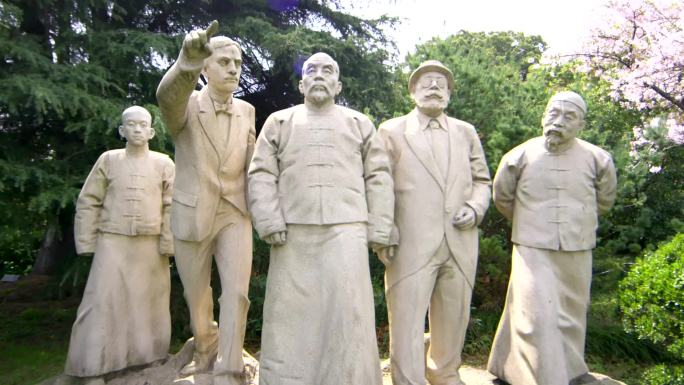 公园里张謇五人雕像空境A013
