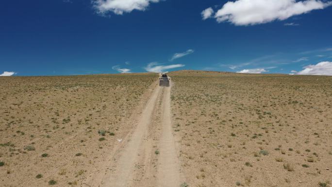 原创 西藏阿里自驾游旅行汽车越野航拍视角