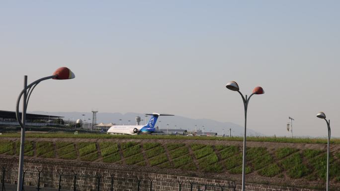 4K航空飞机推出滑行起飞降落