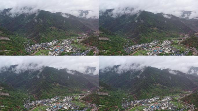 怒江兰坪村庄雨景