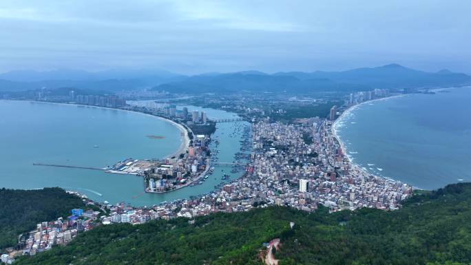 山顶航拍俯瞰惠州双月湾大全景