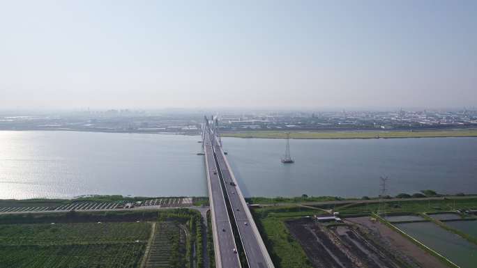 雄伟的曹娥江大桥,致远大道中段路