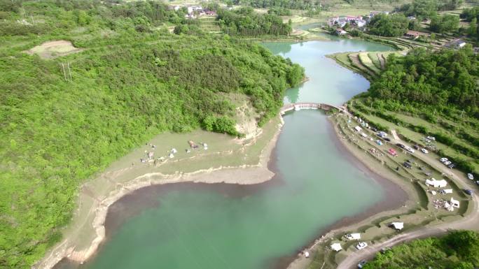 湖泊水源露营地