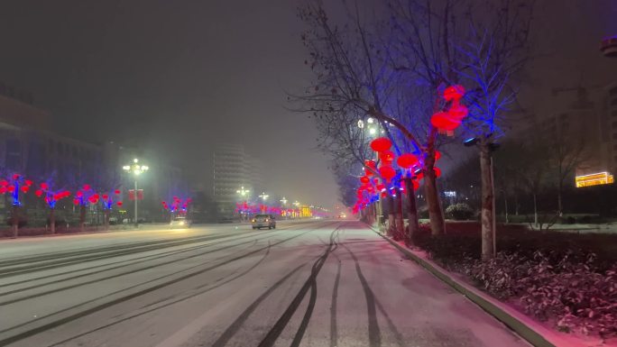 雪夜的城市道路