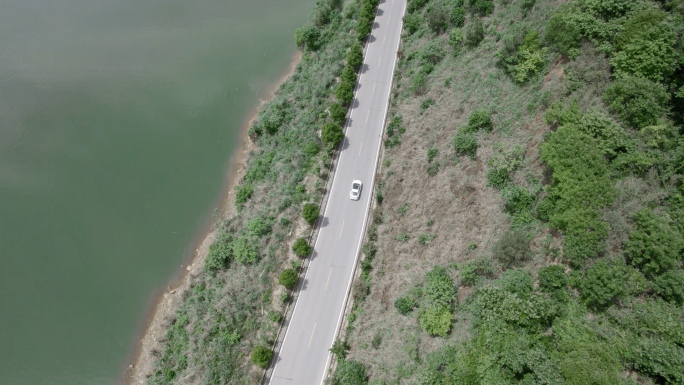 湖边公路美景跟车