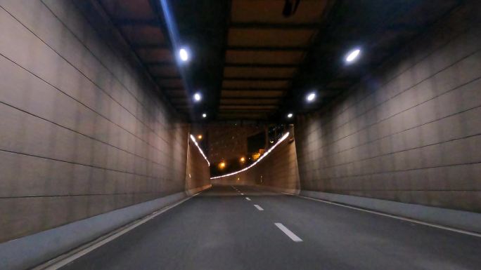 上海封城中夜景隧道