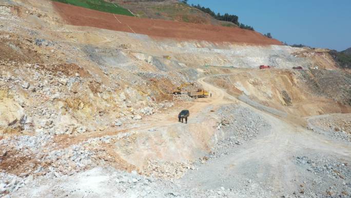 矿山开采 砂石料 工程机械  挖掘机