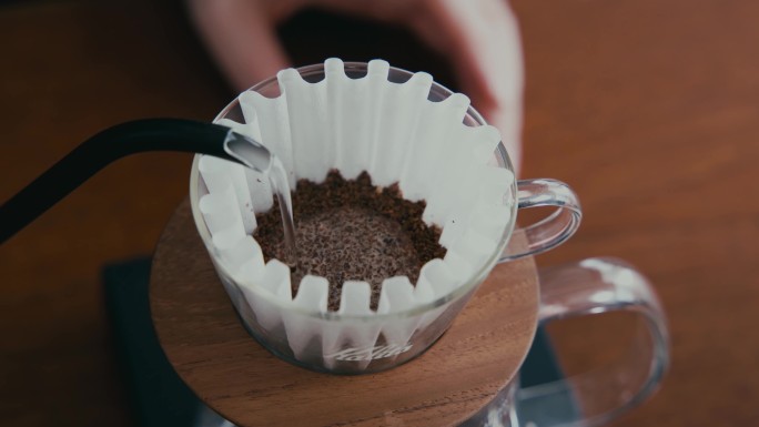 咖啡豆研磨冲泡