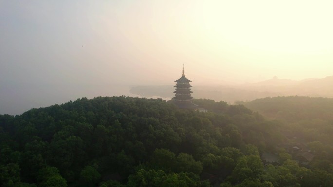 航拍杭州著名景点雷峰塔