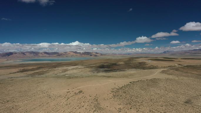西藏阿里荒野公路越野自驾游旅行航拍风光
