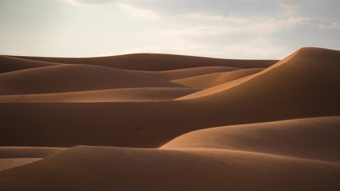 中卫腾格里沙漠沙丘光影变化