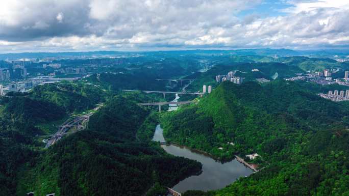 贵州贵阳城市航拍延时桥梁黔灵山车流5K