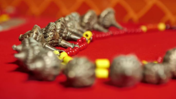 西藏林芝僜人文化博物馆传统僜人饰品