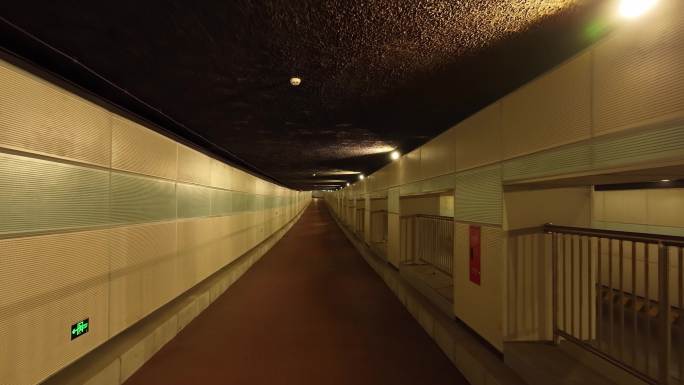 无人隧道