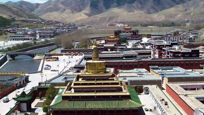 甘肃甘南夏河县拉卜楞寺航拍风景