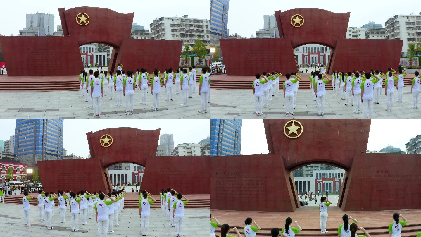 五四青年志愿者加入中国共青团宣誓