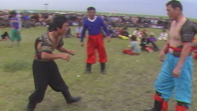 八十年代蒙古族那达慕摔跤比赛