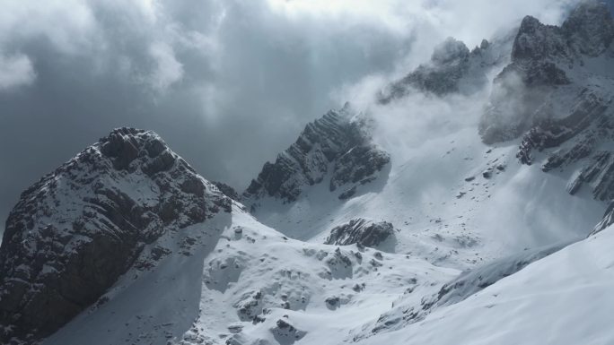 玉龙雪山游客缆车