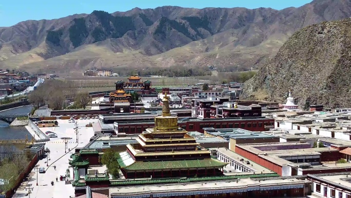 甘肃甘南夏河县拉卜楞寺航拍风景