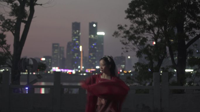 汉服美女夜景城市跳舞(原素材未调色)