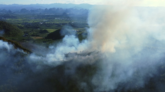 4k森林火灾航拍 消防山火安全浓烟