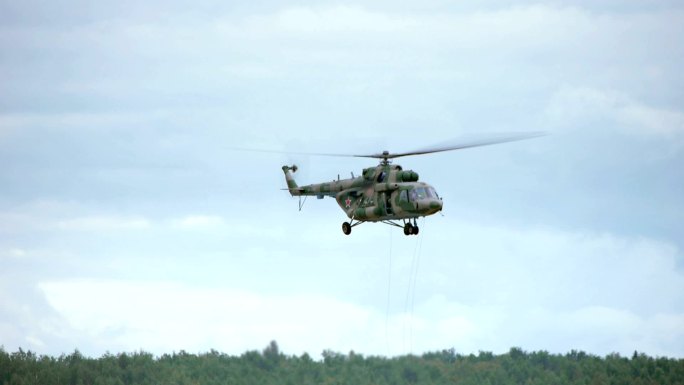 直升机热卸载行动武装力量
