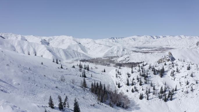 雪后大美新疆航拍山脉雪景大气磅礴视频