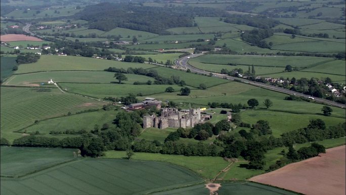 拉格兰城堡-鸟瞰图-威尔士，蒙茅斯郡，直升机拍摄，航空视频，cineflex，英国