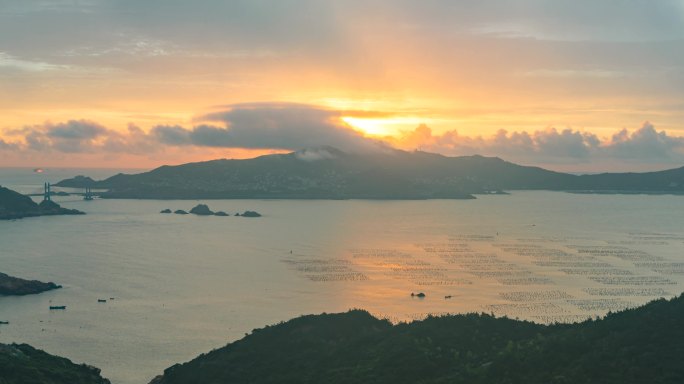 浙江省舟山市枸杞岛早霞平流雾延时摄影4k