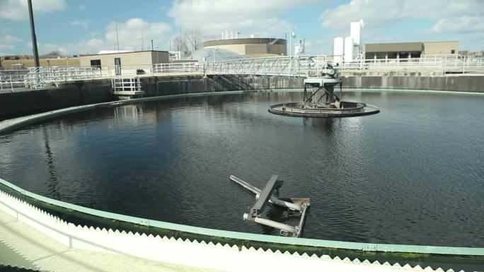 废水处理厂带撇渣器的澄清池