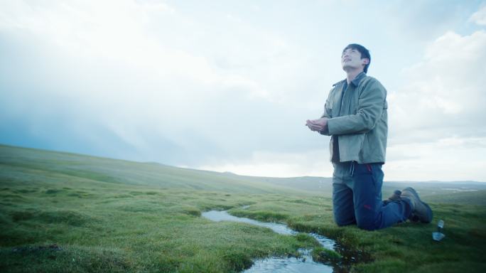 青藏高原保护黄河发源头绿色生态可持续发展