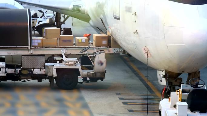 空运物流背景下的飞机货物装载