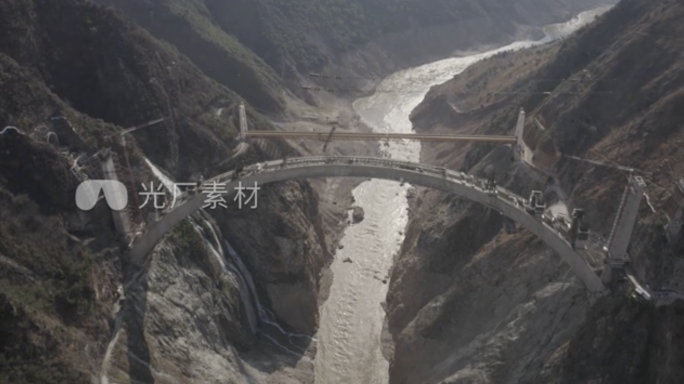 内循环大国工程高铁桥基建乡村振兴跨江大桥